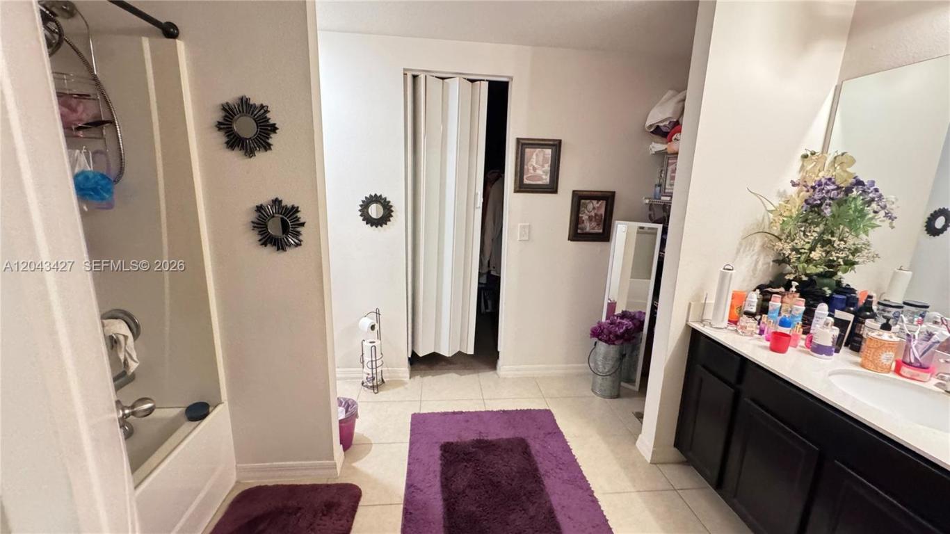 1012 Wynnmere Walk Avenue Property Photo 4