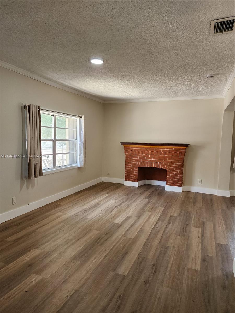 103 Nw 35th Street Property Photo 3