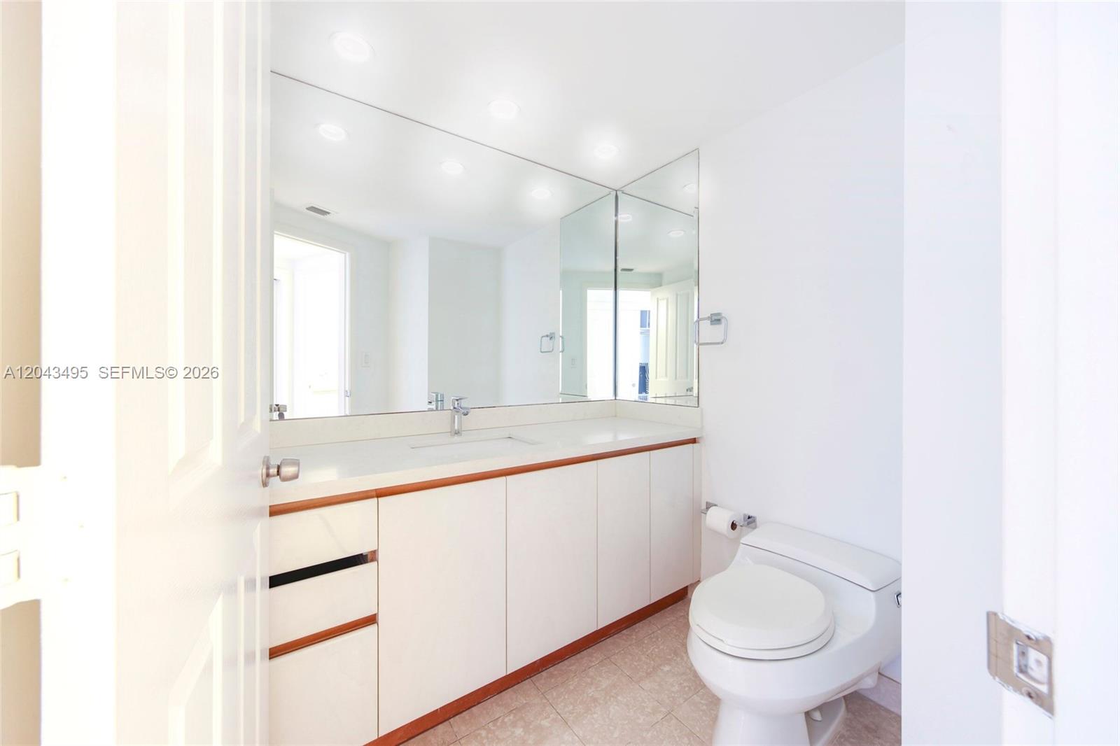 2127 Brickell Avenue 2504 Property Photo 18