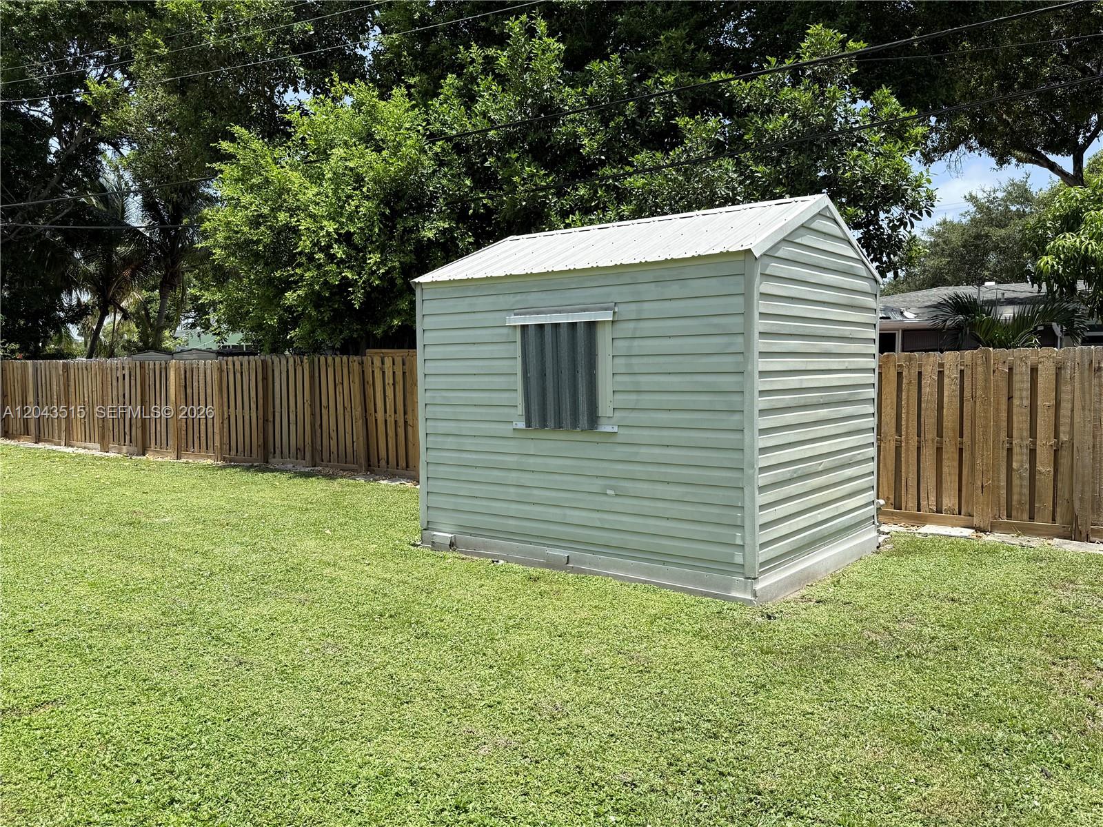 1232 Sw 1st Avenue Property Photo 6