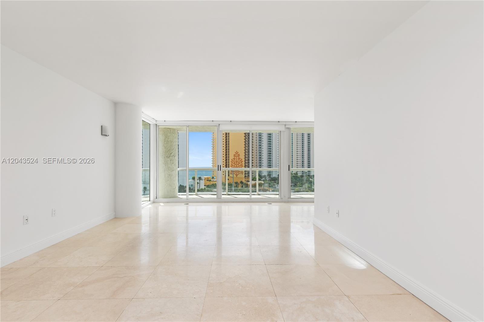 16400 Collins Avenue 942 Property Photo 7