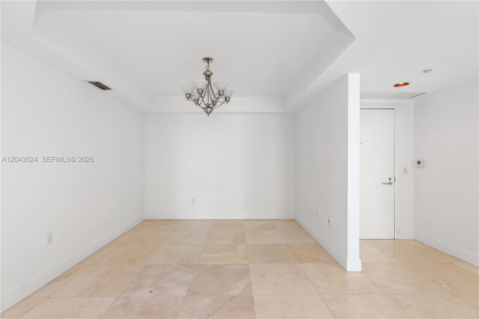 16400 Collins Avenue 942 Property Photo 14