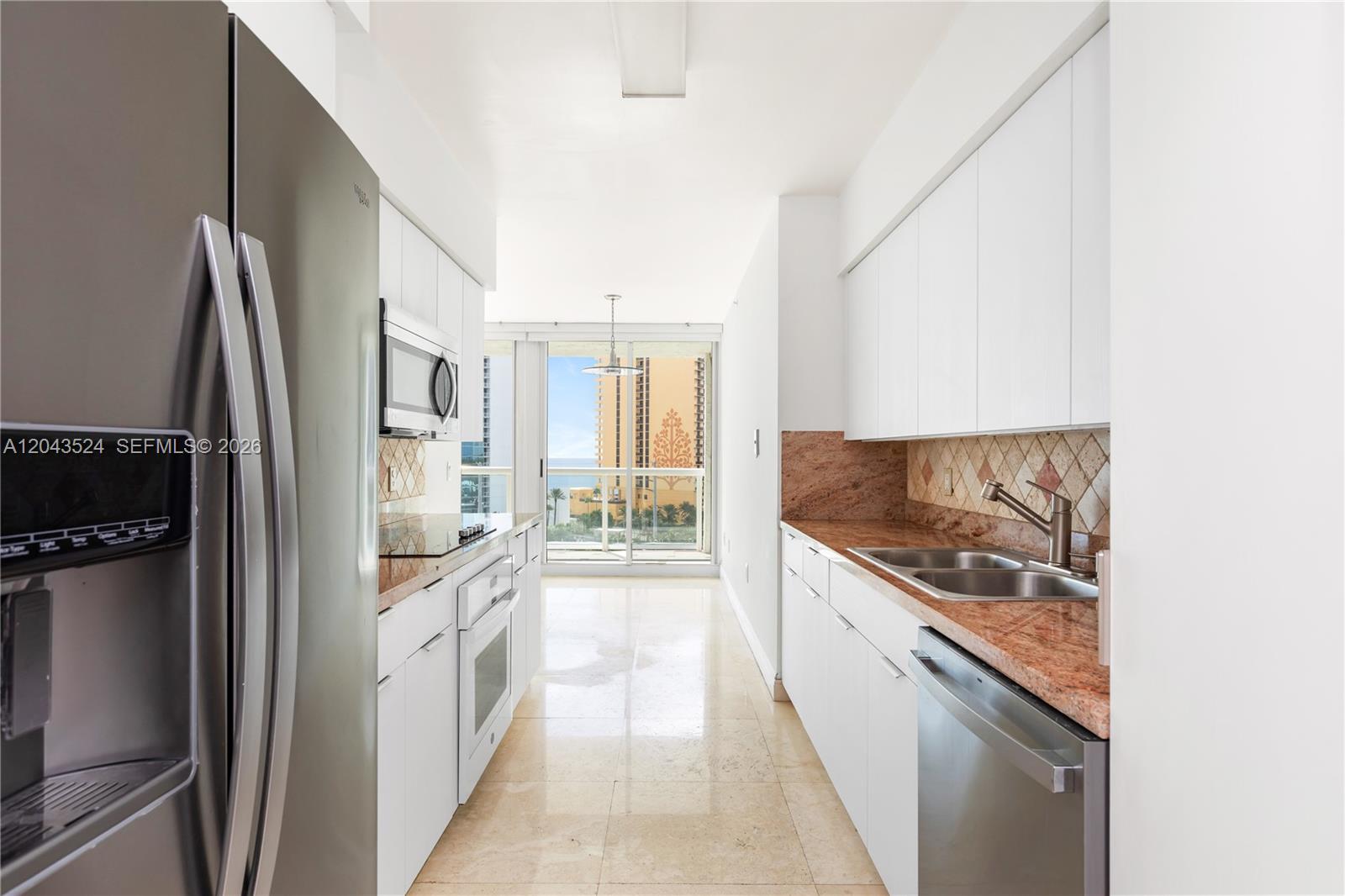 16400 Collins Avenue 942 Property Photo 16
