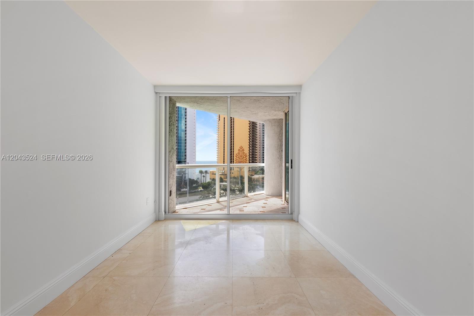 16400 Collins Avenue 942 Property Photo 42