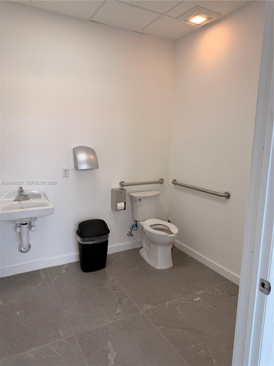665 E 49 Street Property Photo 12