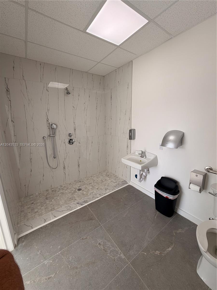 665 E 49 Street Property Photo 13