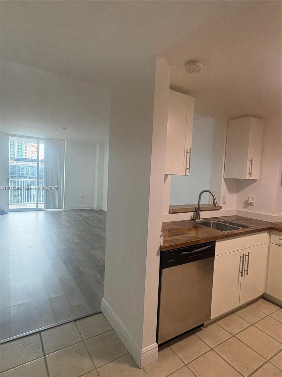 1250 S Miami Avenue 1713 Property Photo 6
