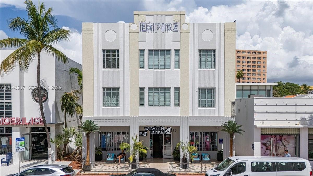 750 Collins Avenue 306