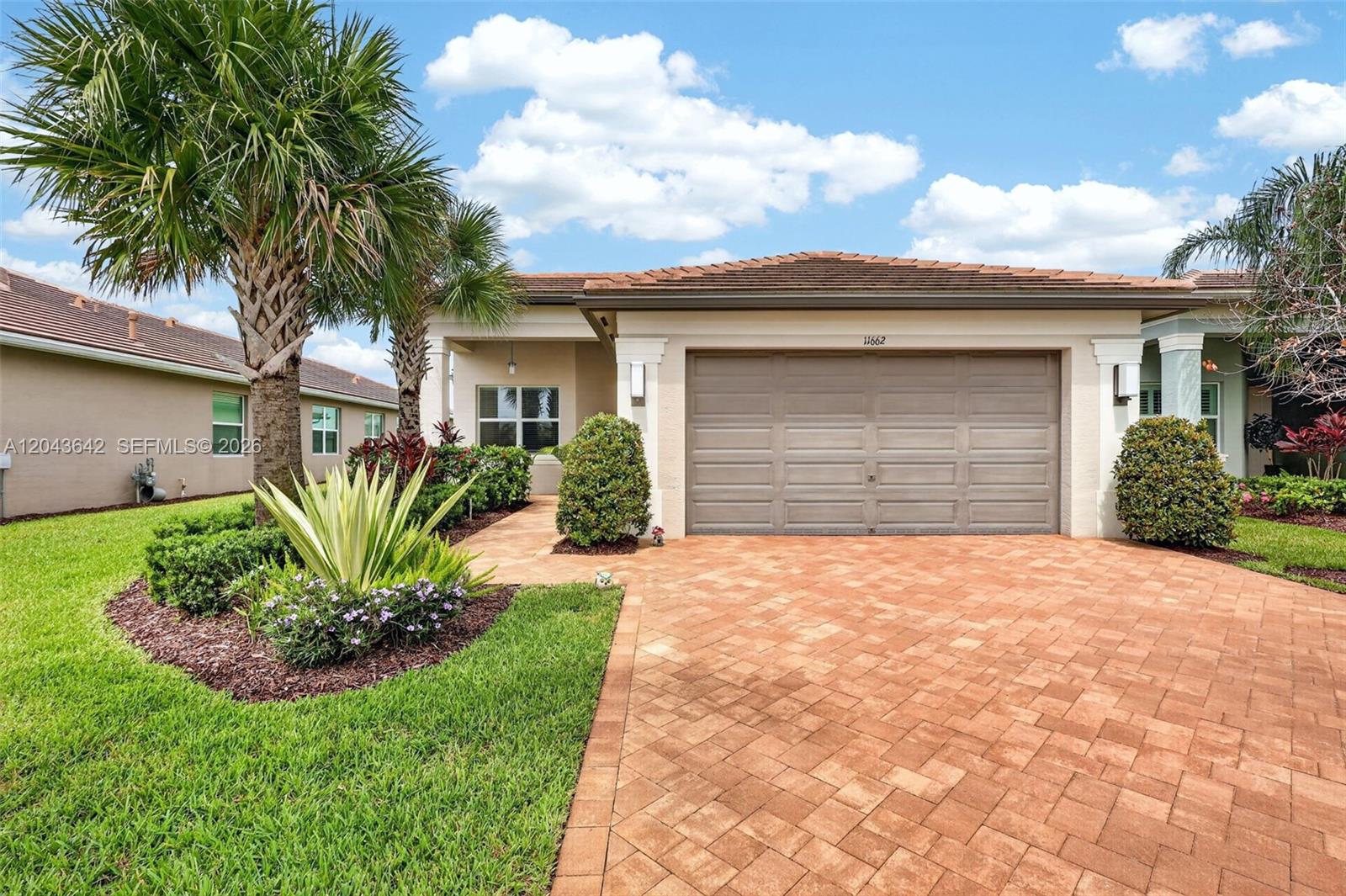 11662 Sw Moon River Way Property Photo 1