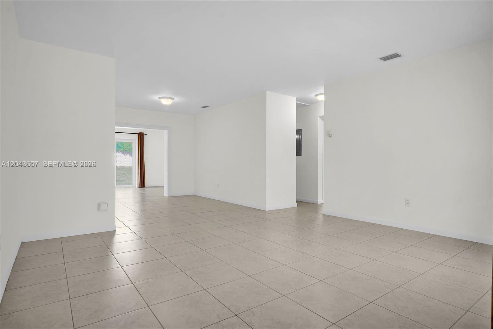 14375 Lake Candlewood Court Property Photo 4