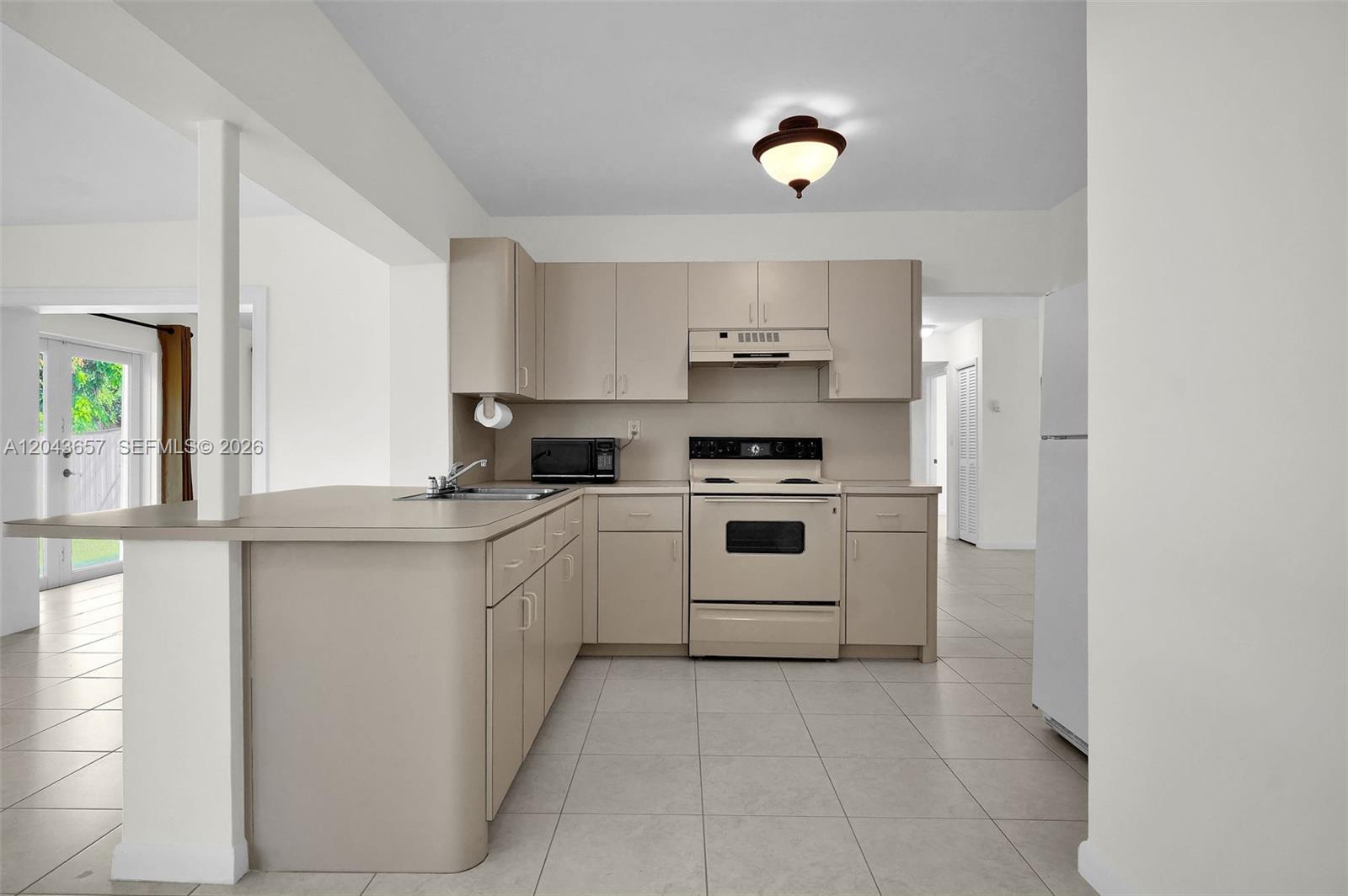 14375 Lake Candlewood Court Property Photo 12