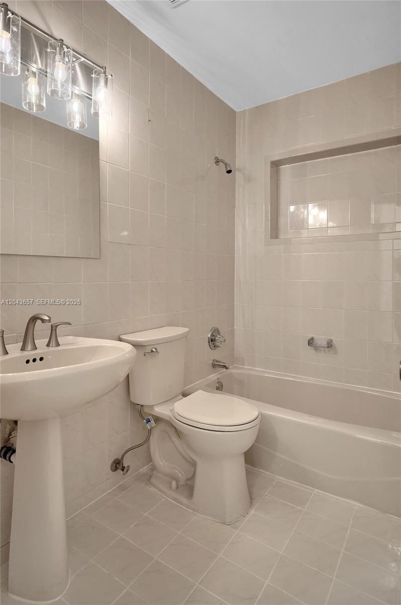 14375 Lake Candlewood Court Property Photo 20