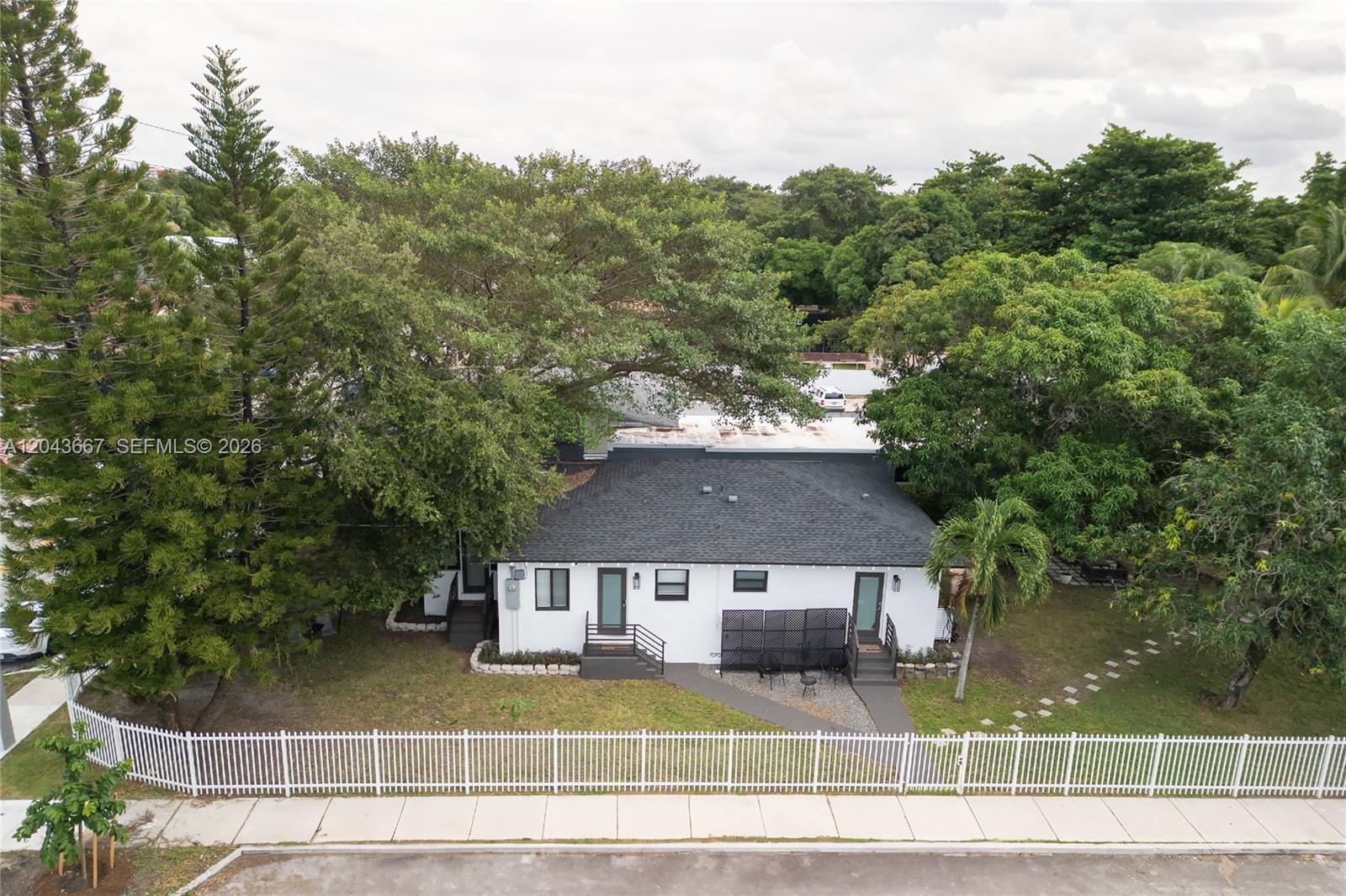 A12043667 Property Photo 12