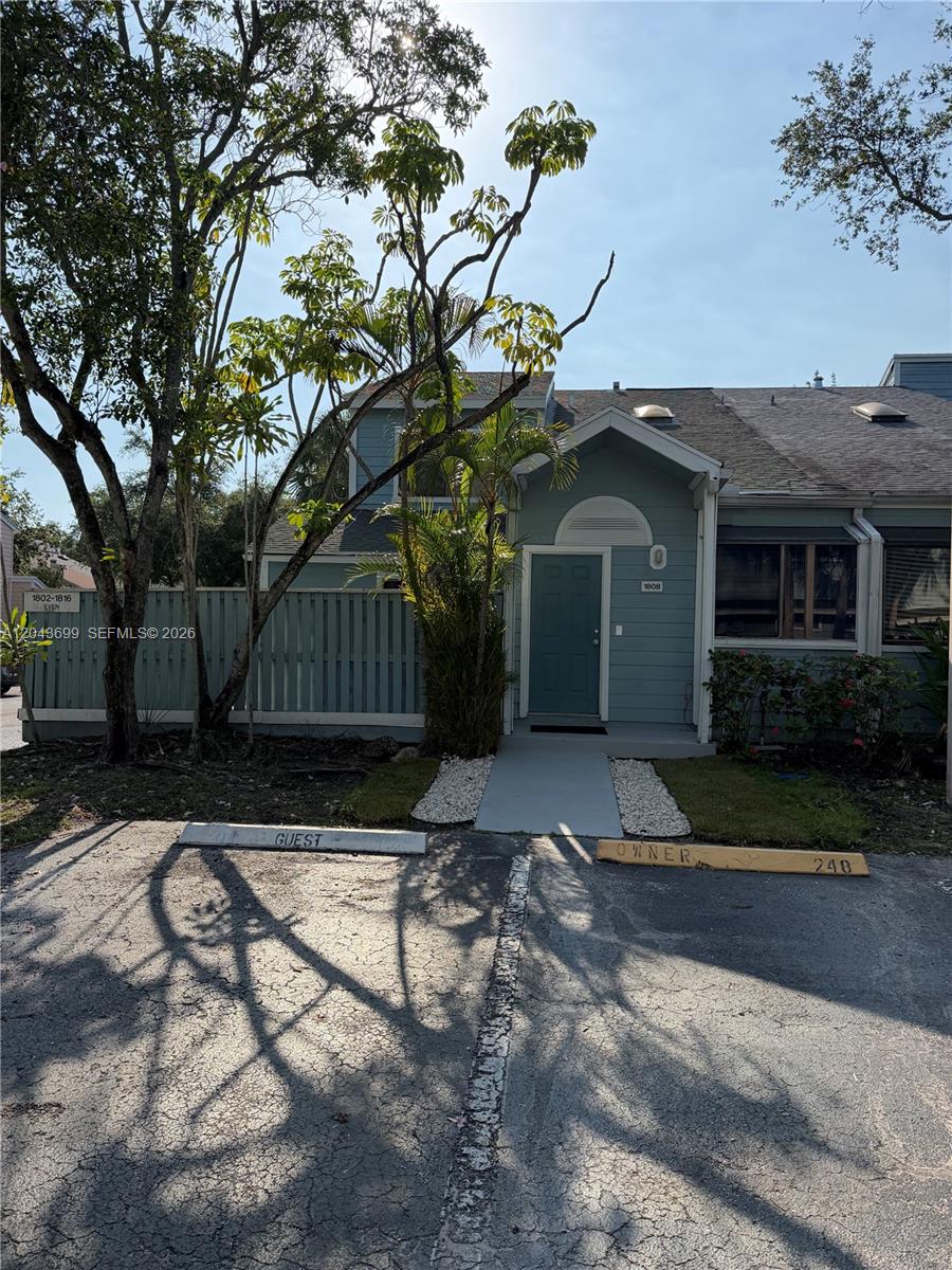 1808 Runners Way 1808 Property Photo 1