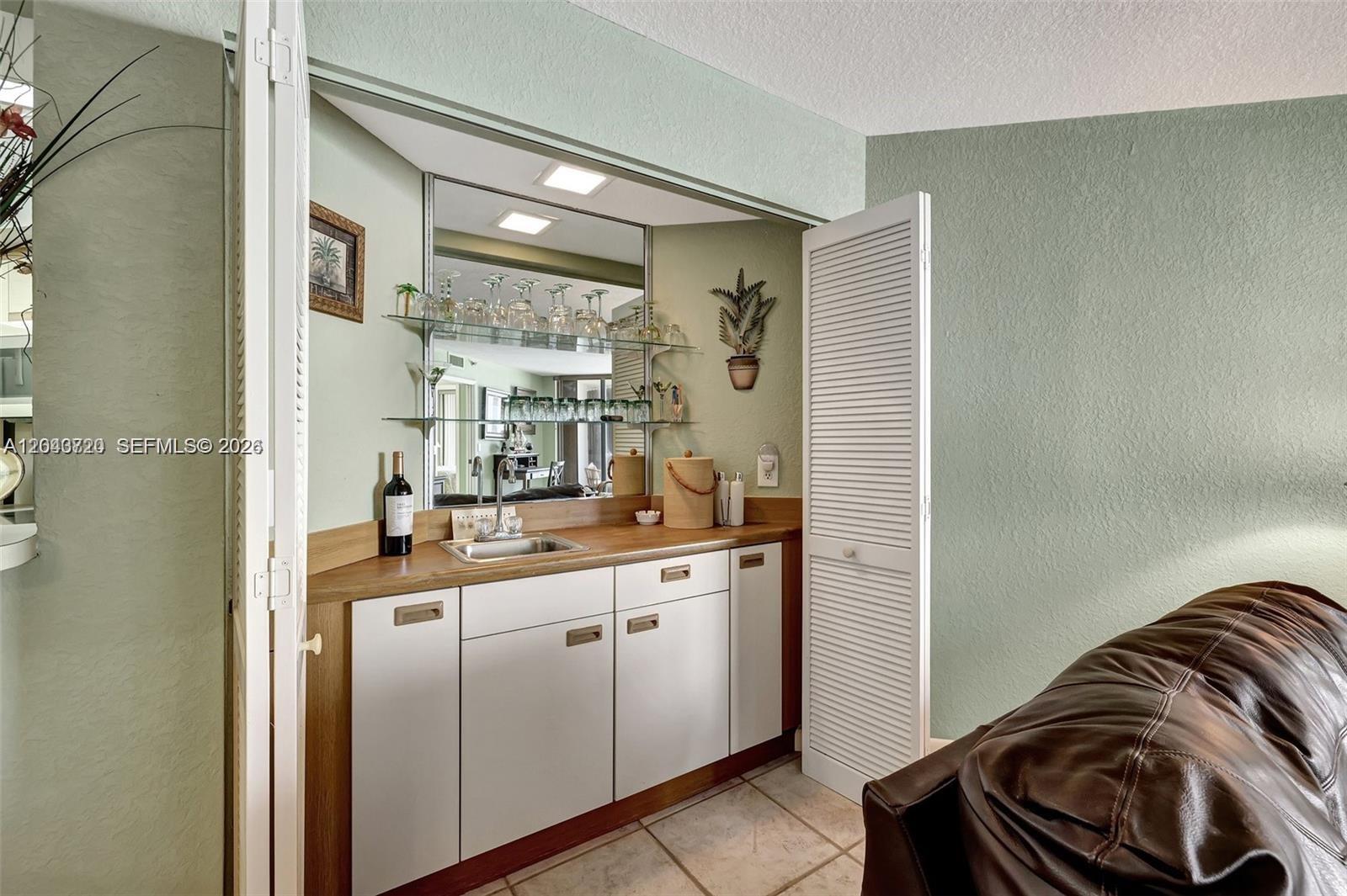 9650 S Ocean Drive 1403 Property Photo 12