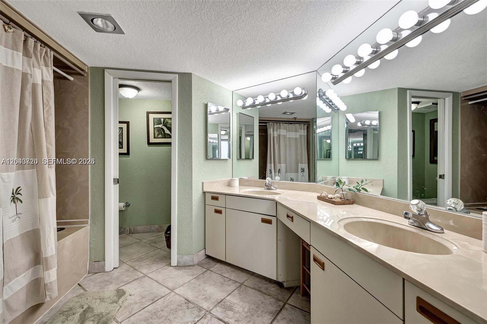 9650 S Ocean Drive 1403 Property Photo 24
