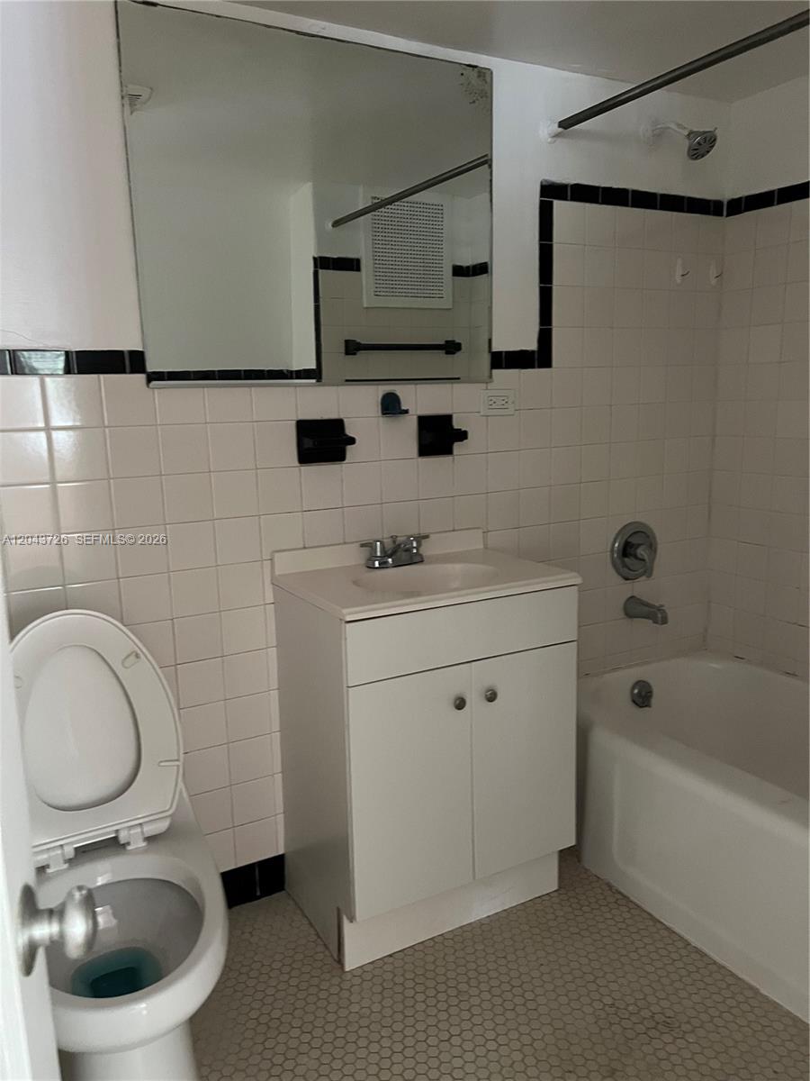1895 Sw 22nd #7 Property Photo 5