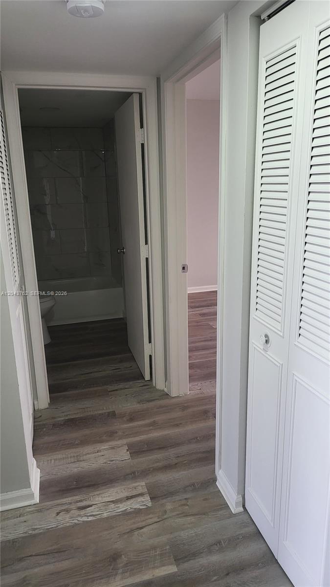 7220 Lake Cir Drive 406 Property Photo 11
