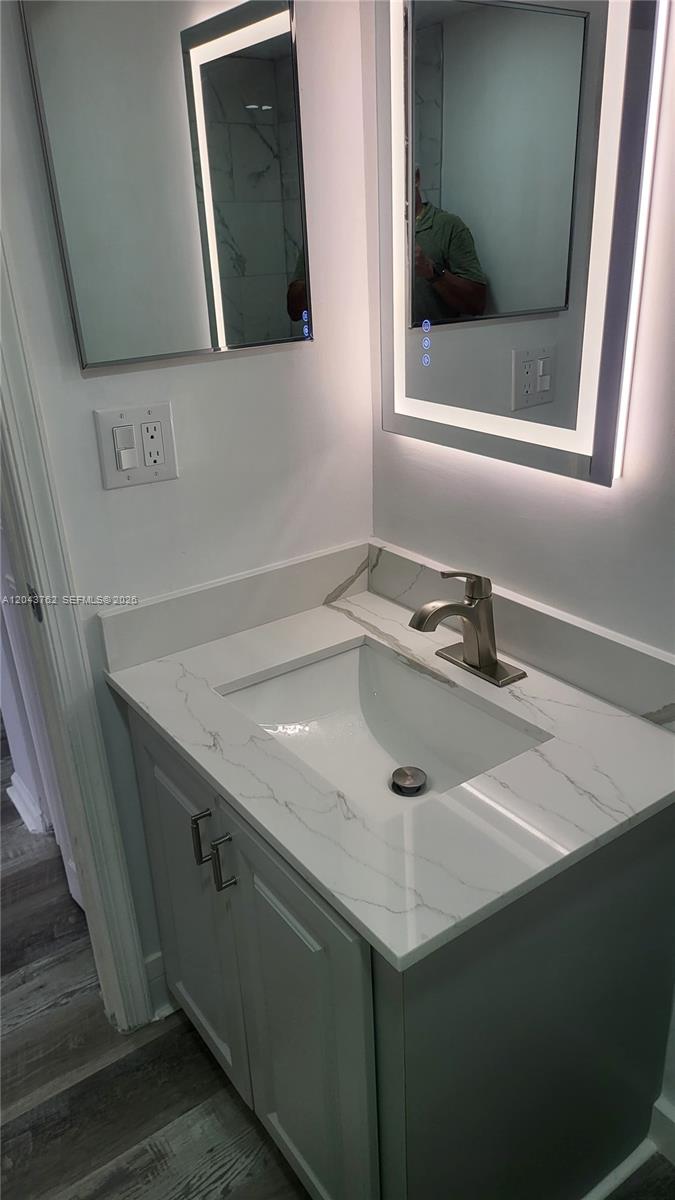 7220 Lake Cir Drive 406 Property Photo 13