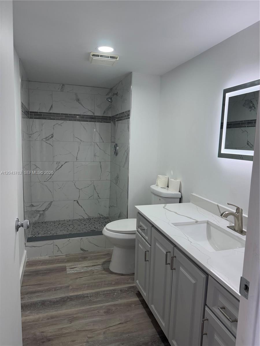 7220 Lake Cir Drive 406 Property Photo 15