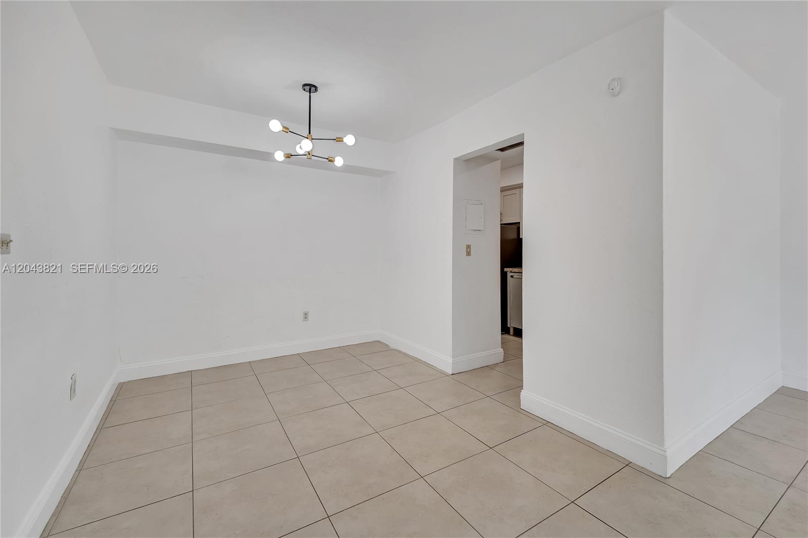 1205 Mariposa Avenue 307 Property Photo 9