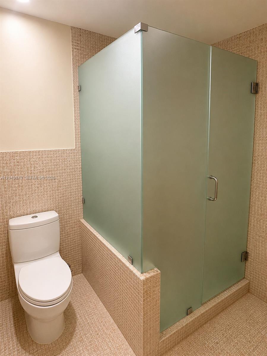 5255 Collins Avenue 7b Property Photo 10