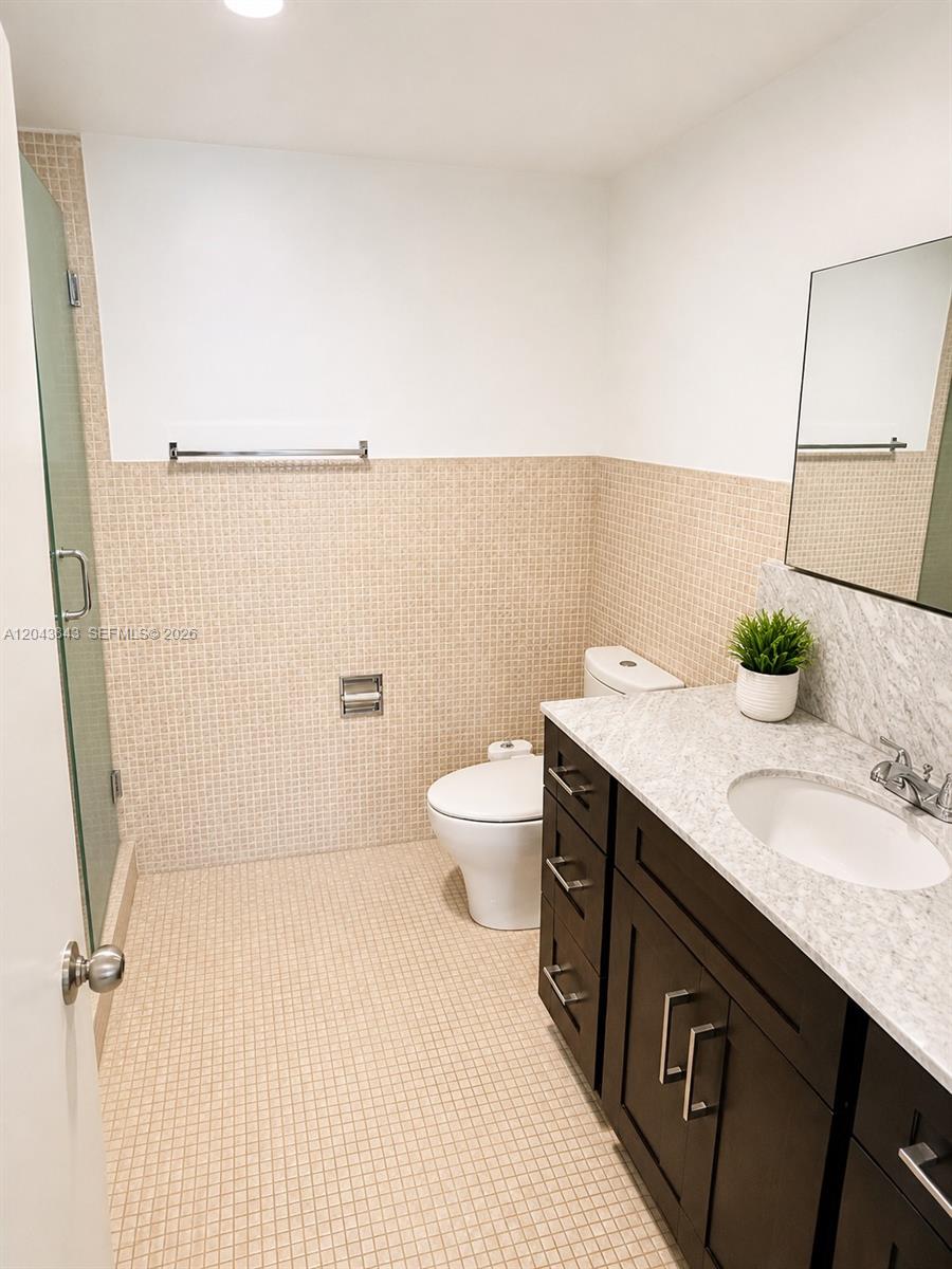 5255 Collins Avenue 7b Property Photo 18