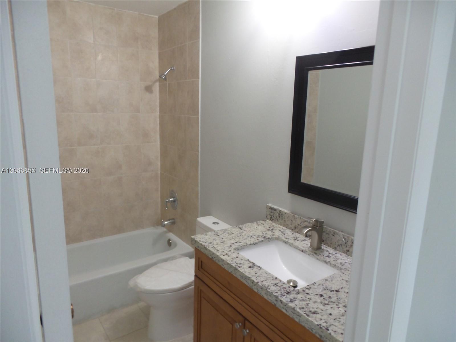 10794 N Kendall Drive B22 Property Photo 10