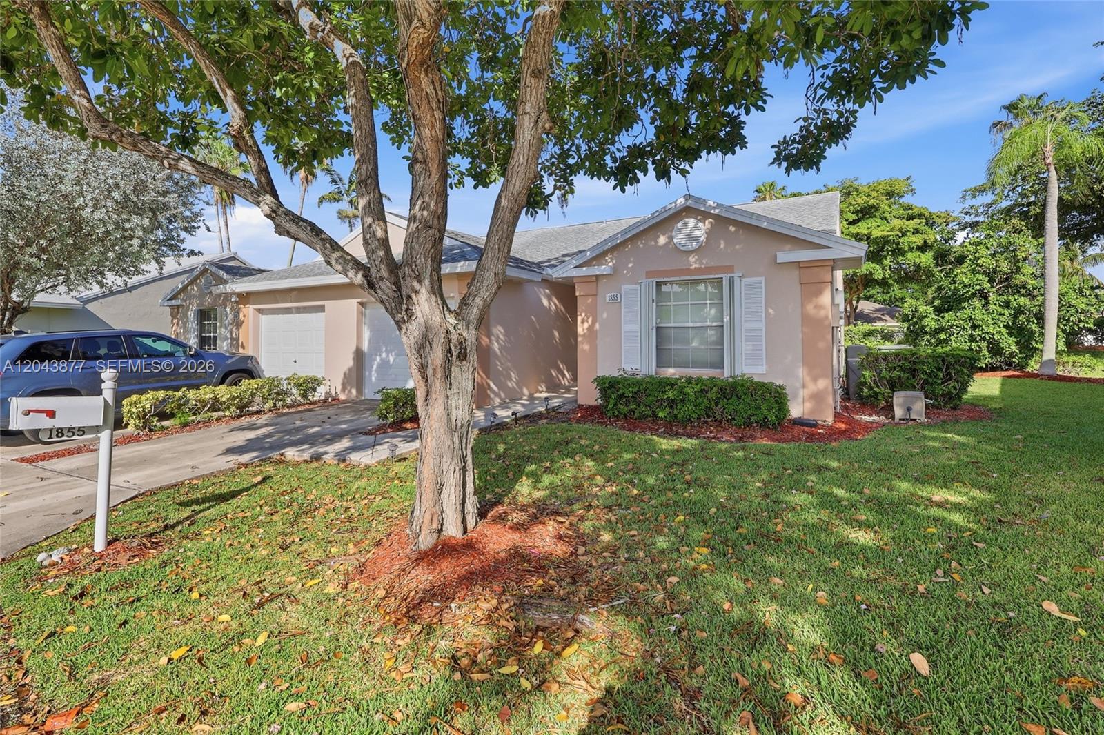 1855 Se 6th Court Property Photo 2