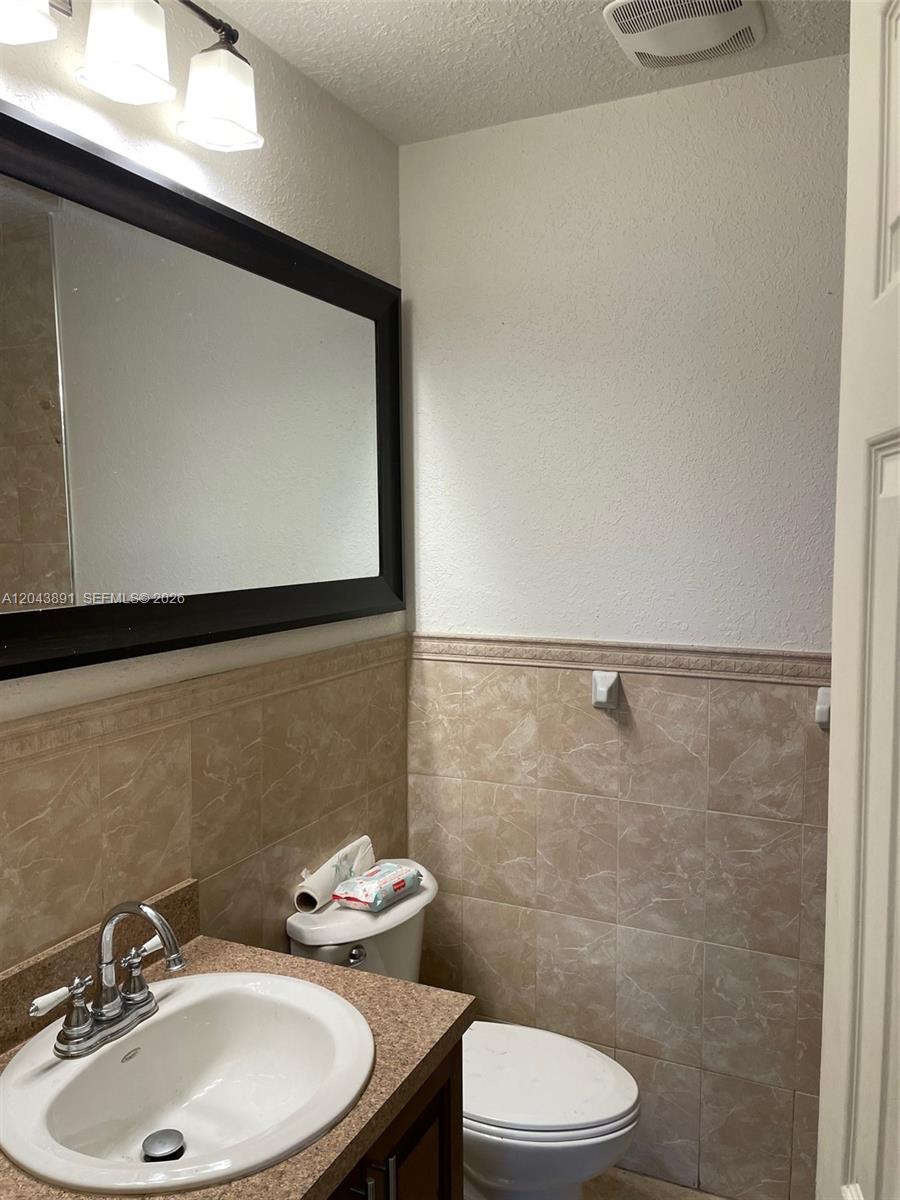 A12043891 Property Photo 10
