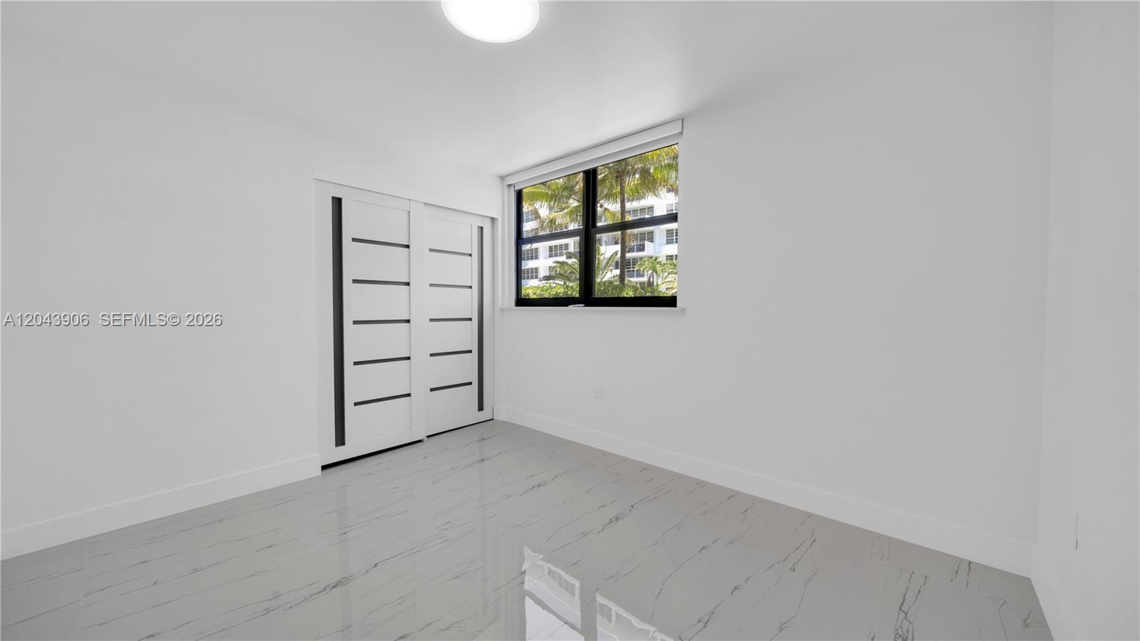 1623 Collins Avenue 415 Property Photo 21