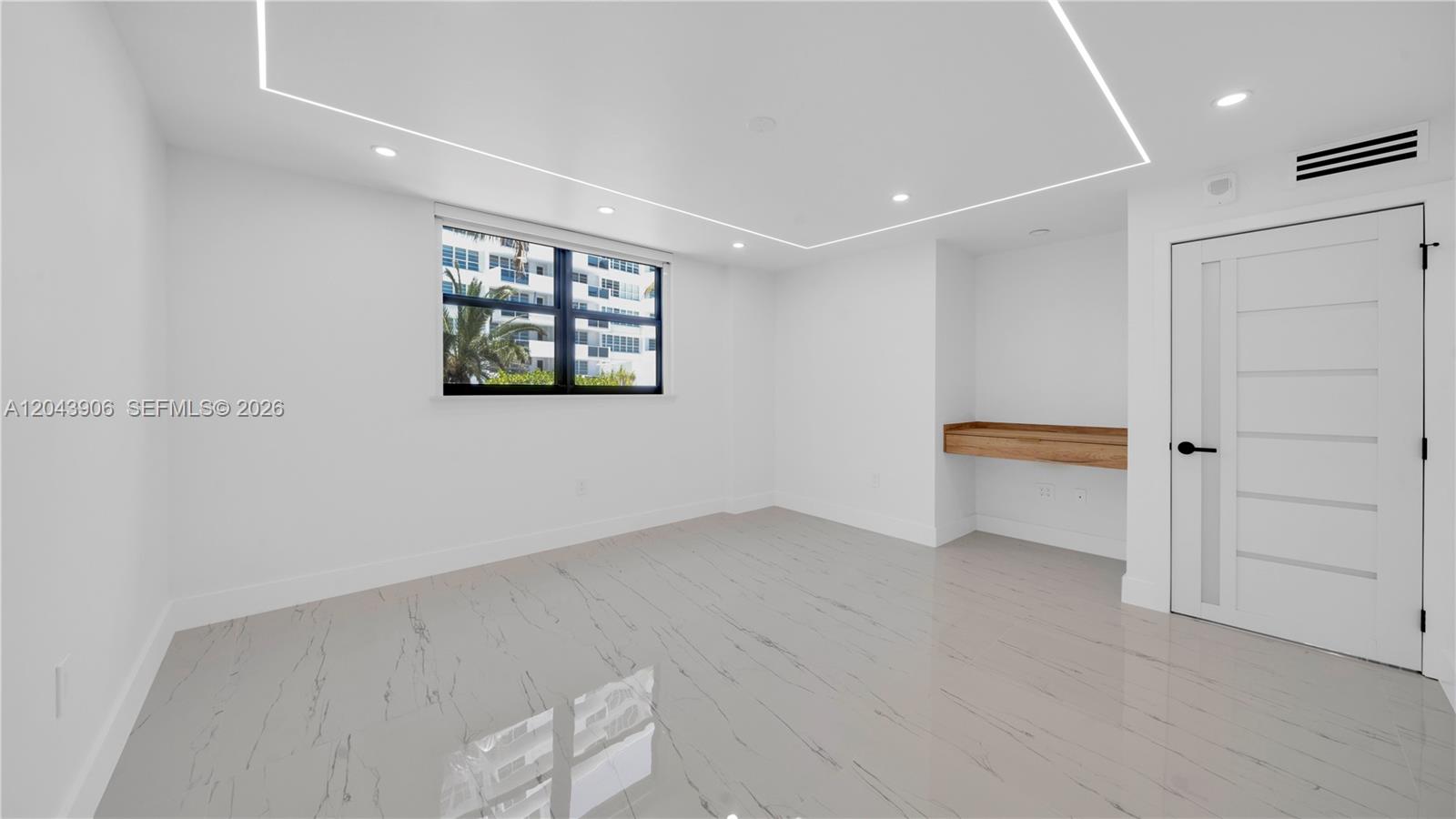 1623 Collins Avenue 415 Property Photo 24