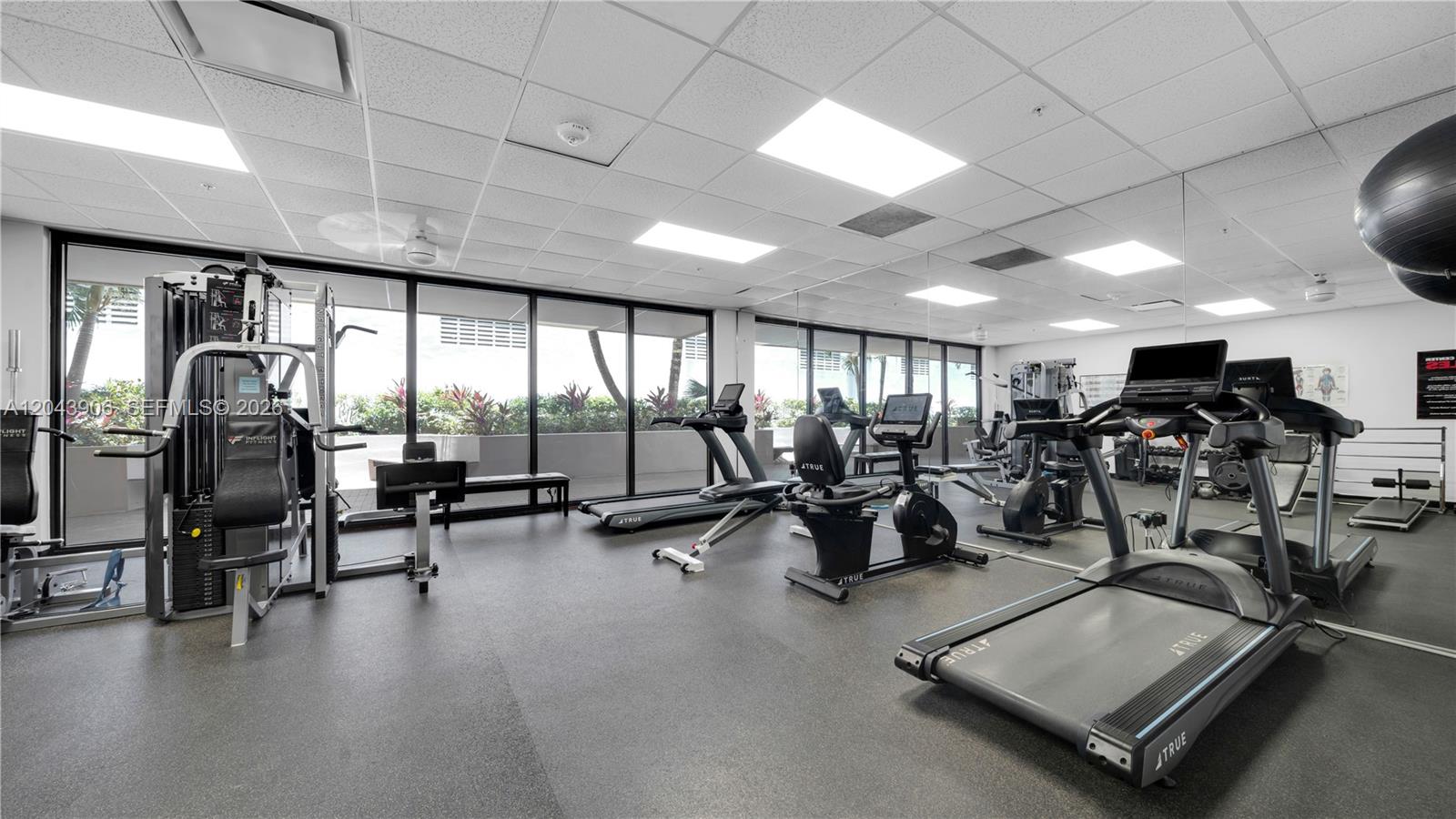 1623 Collins Avenue 415 Property Photo 37