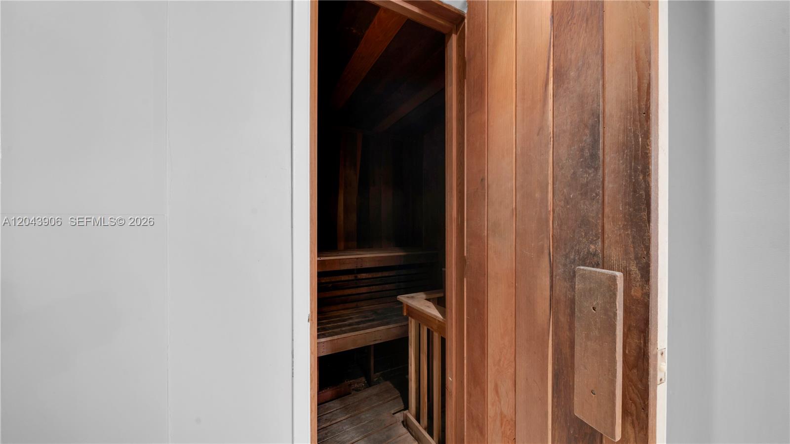 1623 Collins Avenue 415 Property Photo 38