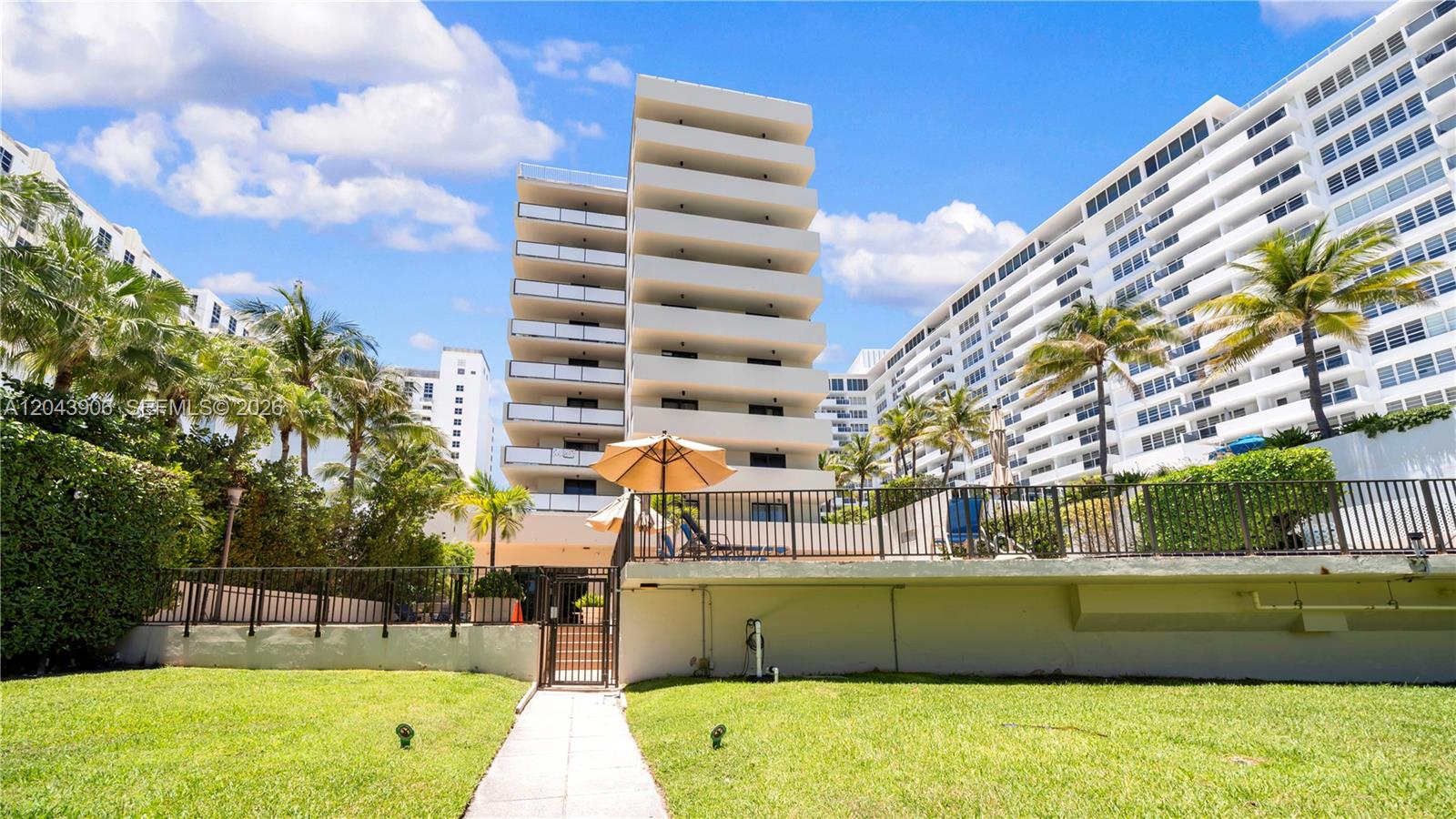 1623 Collins Avenue 415 Property Photo 44