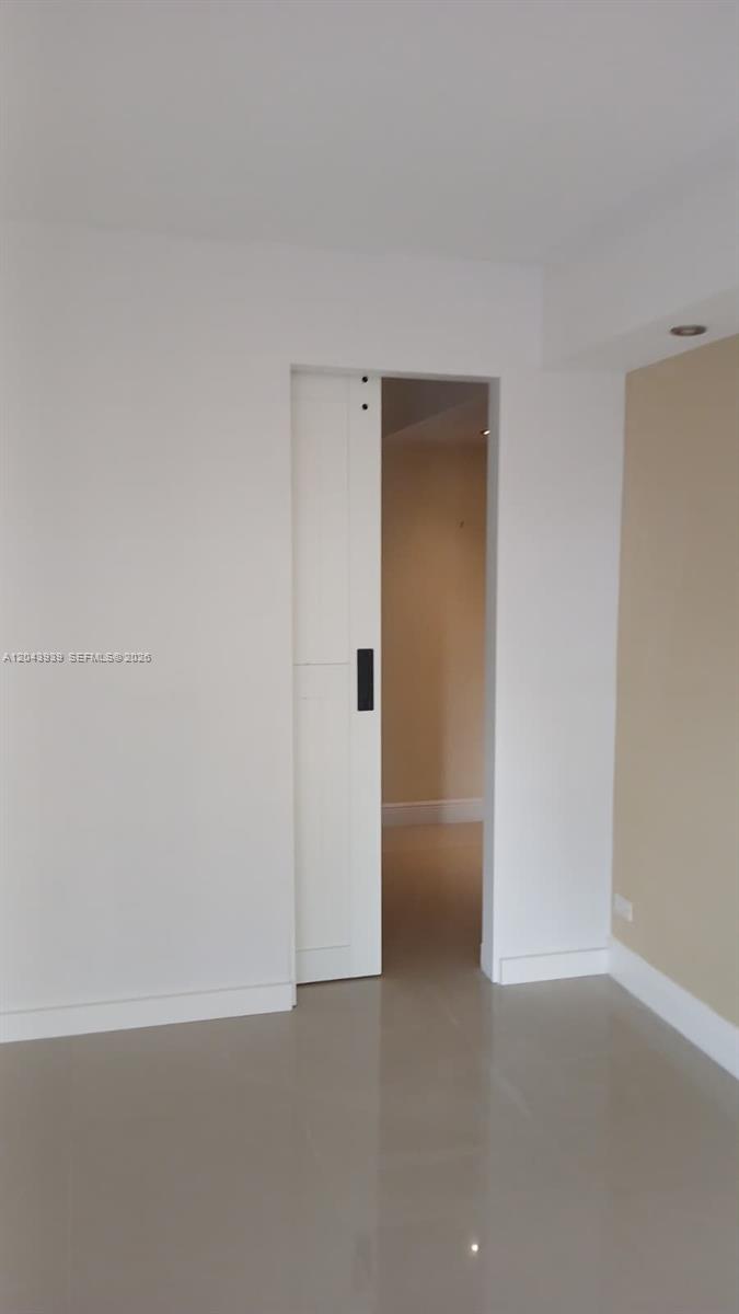 1800 Ne 114th Street 508 Property Photo 3
