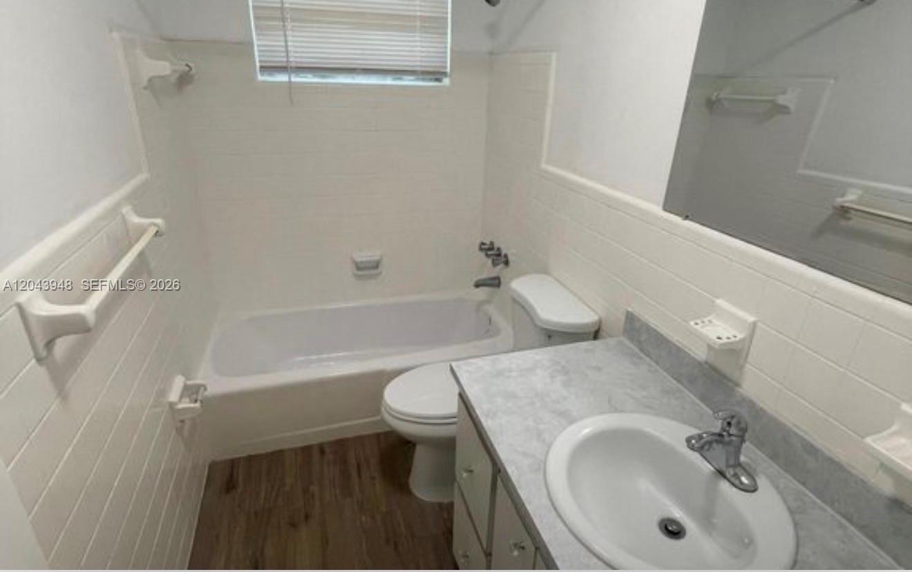 400 Se 9th Court 9 Property Photo 4