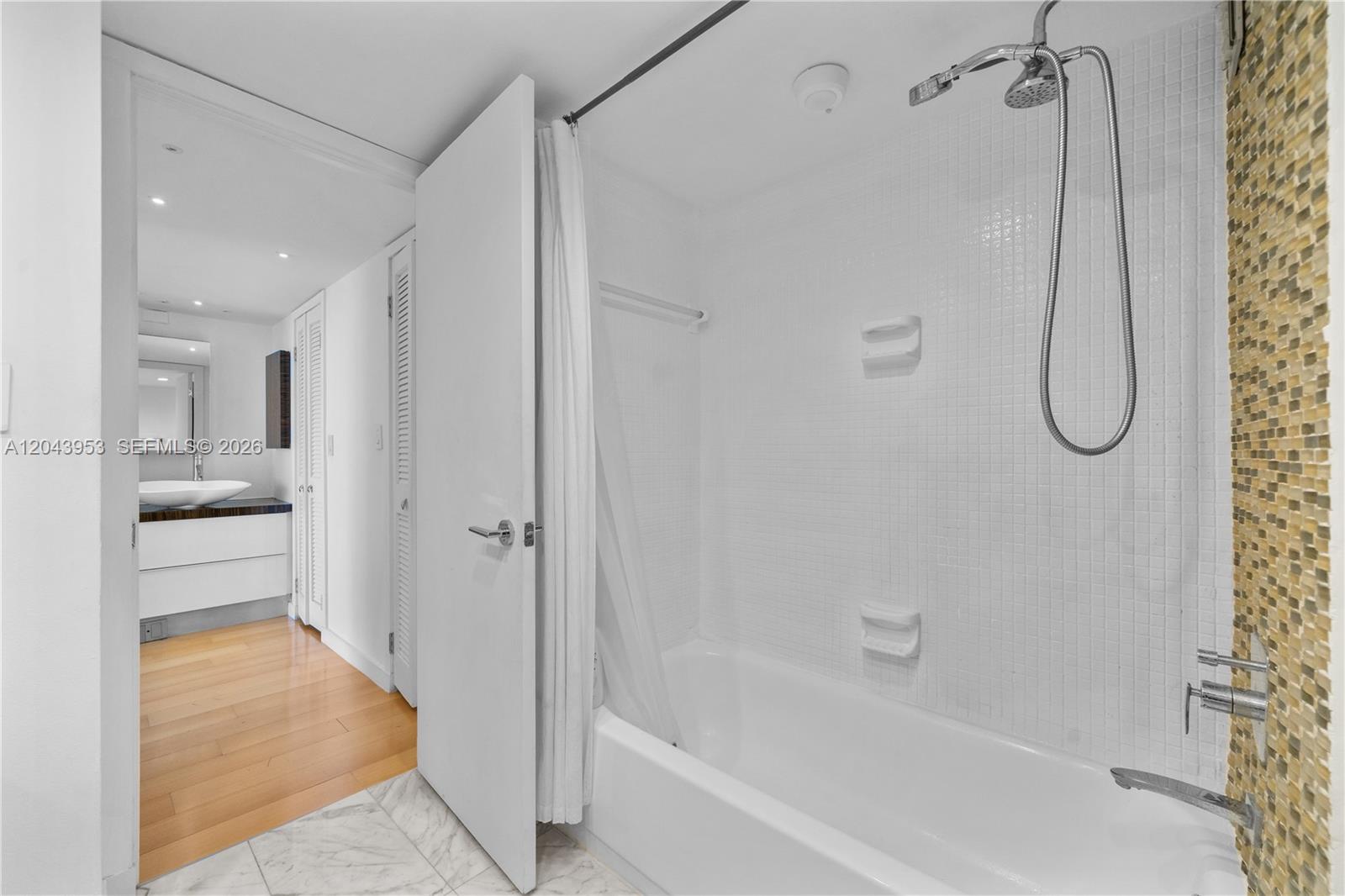 11 Island Avenue 610 Property Photo 30