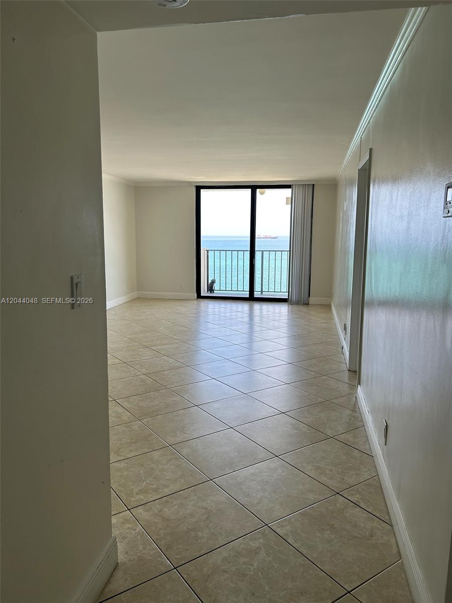 2625 Collins Avenue 1805 Property Photo 2