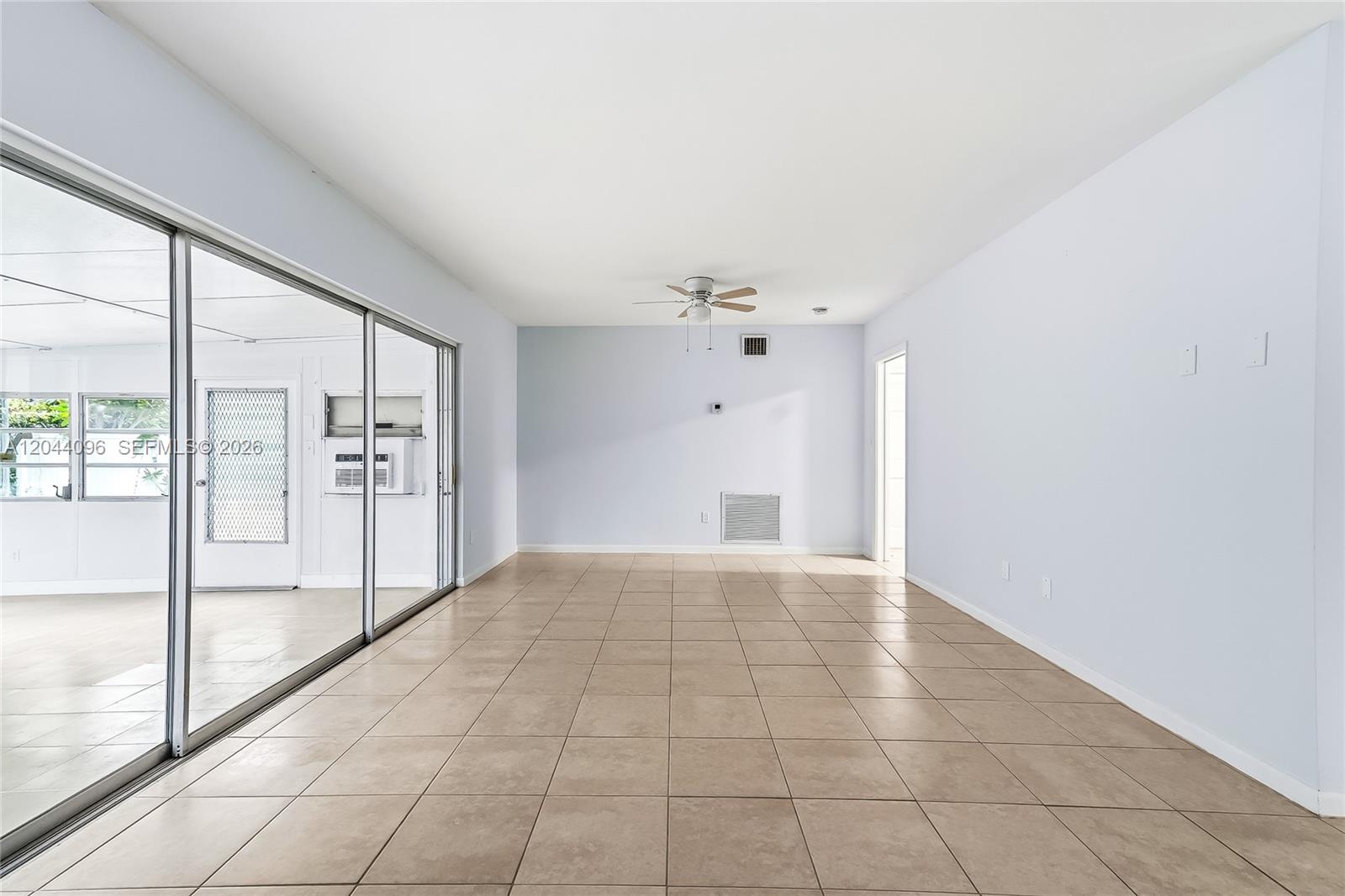 106 E Park Lane E Property Photo 6