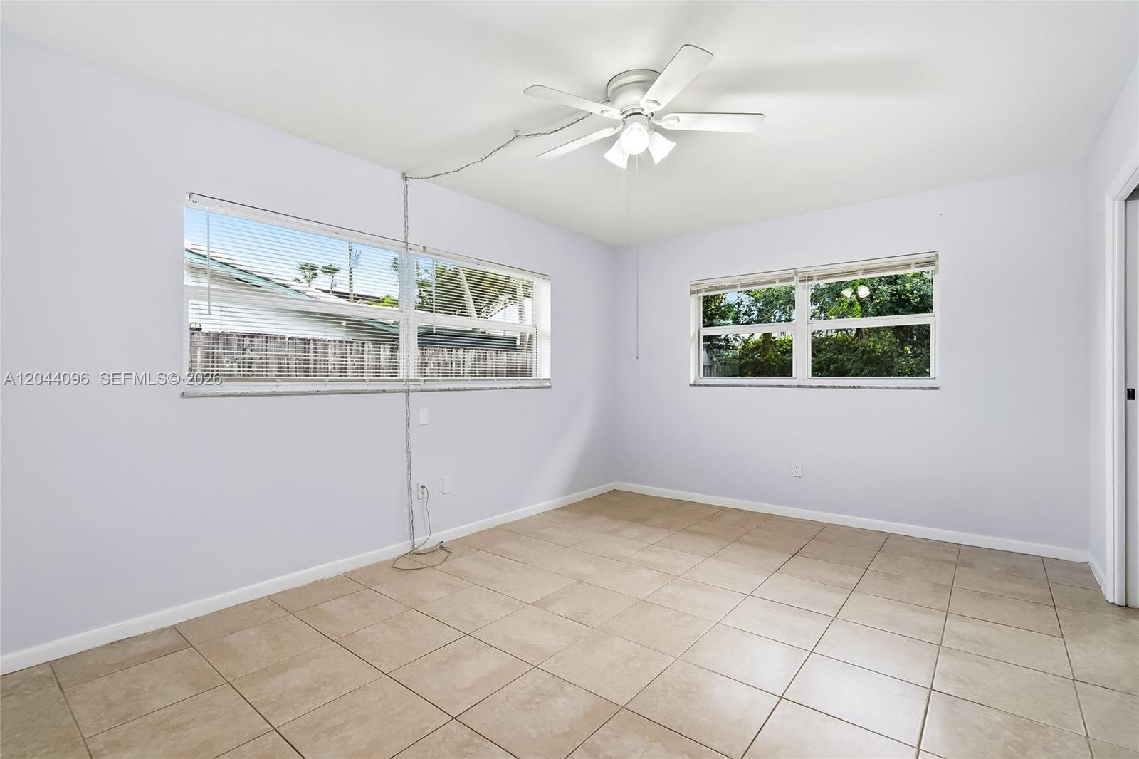 106 E Park Lane E Property Photo 12