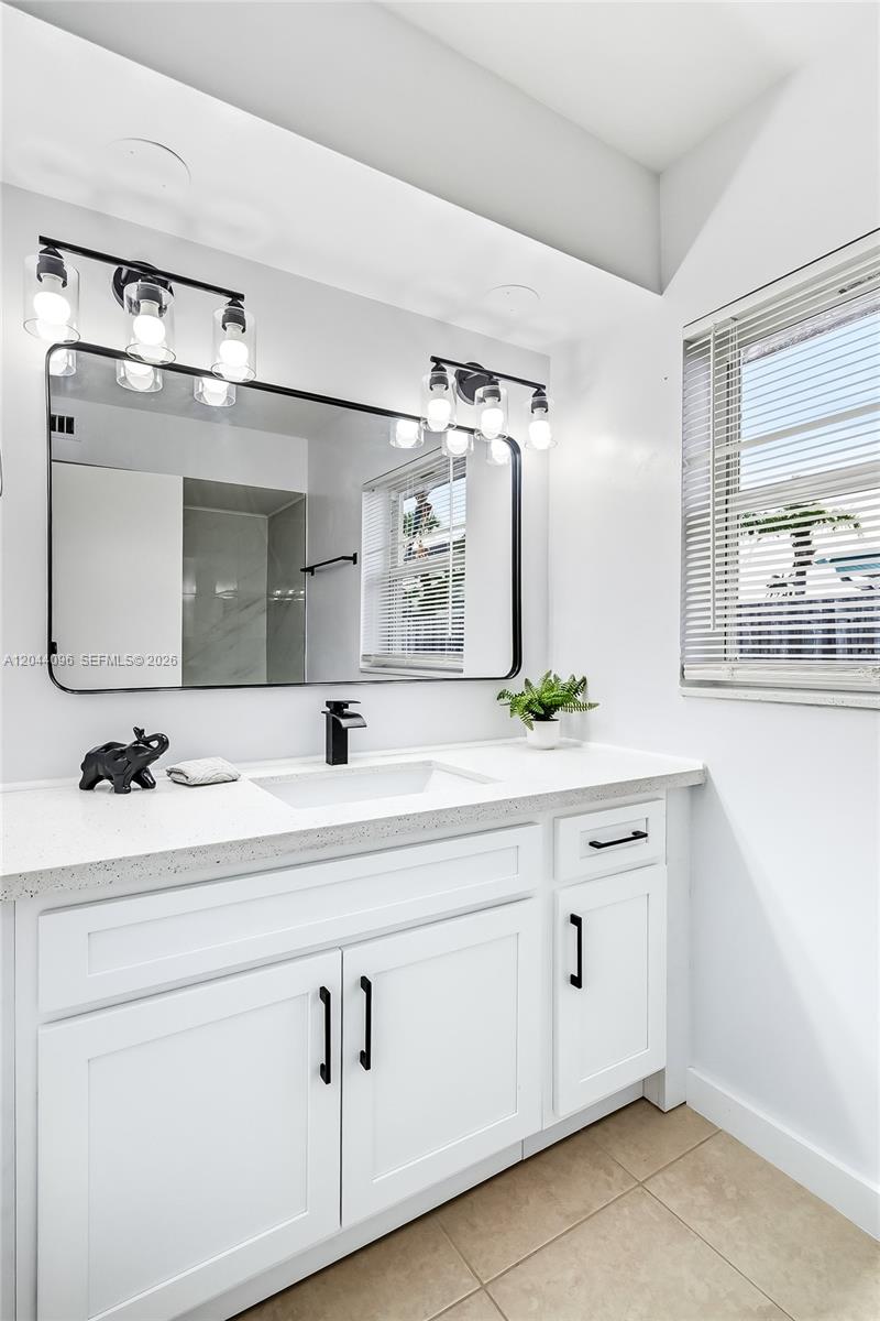 106 E Park Lane E Property Photo 19