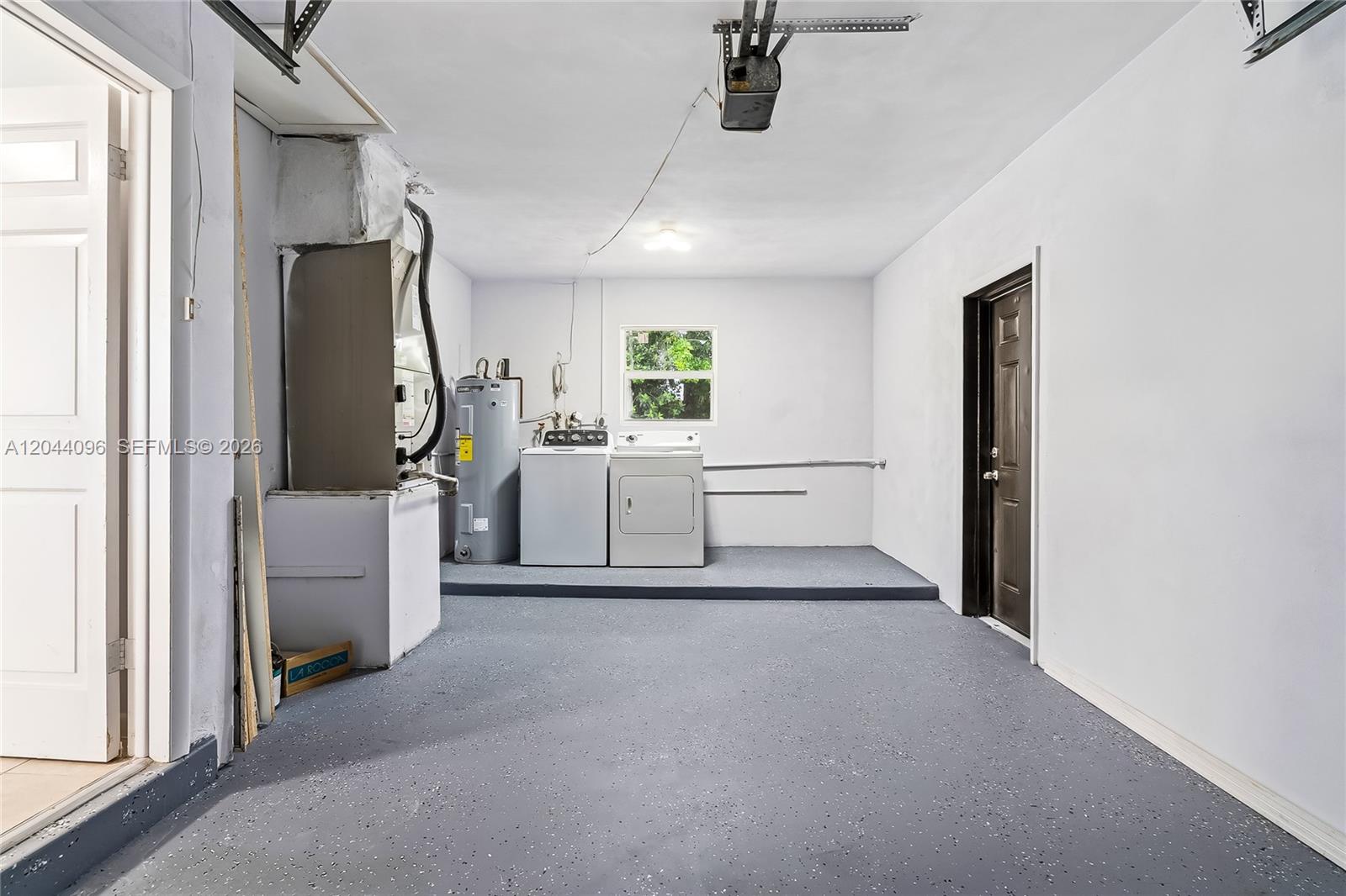 106 E Park Lane E Property Photo 22