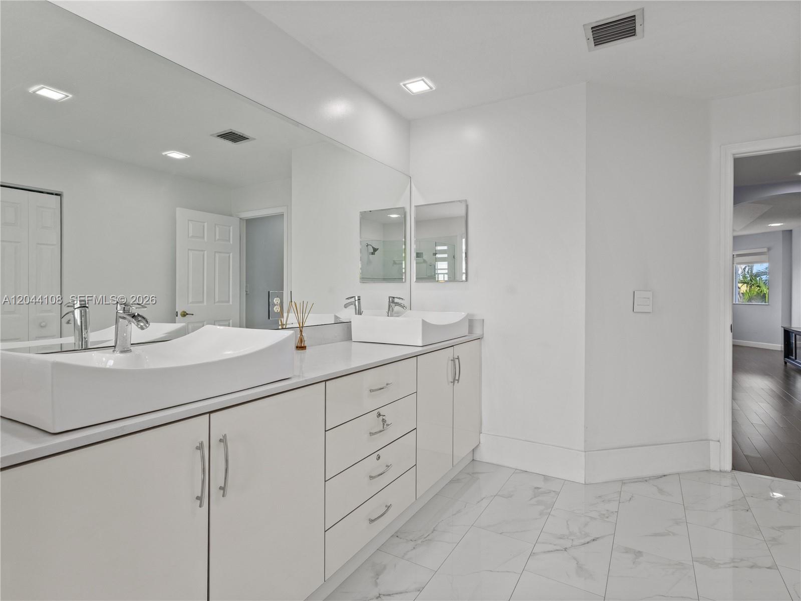 7086 Nw 116th Court Property Photo 40