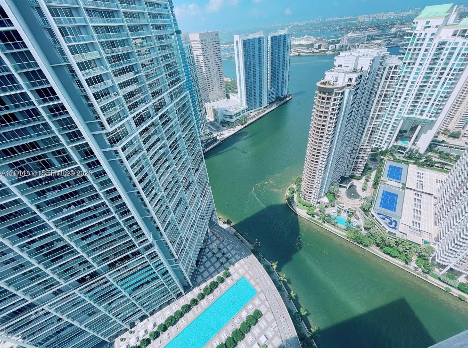 495 Brickell Avenue 4804 Property Photo 2