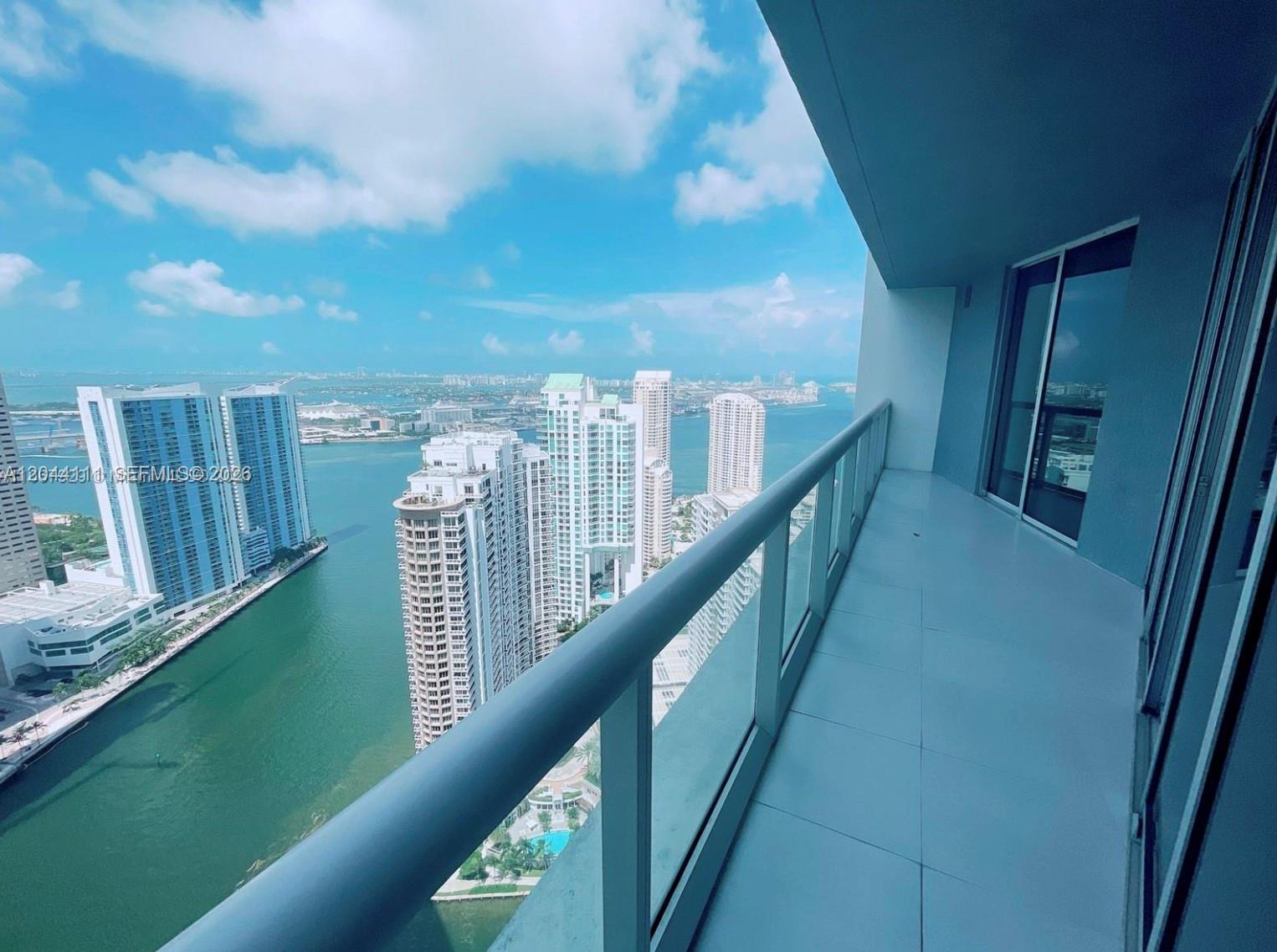 495 Brickell Avenue 4804 Property Photo 3