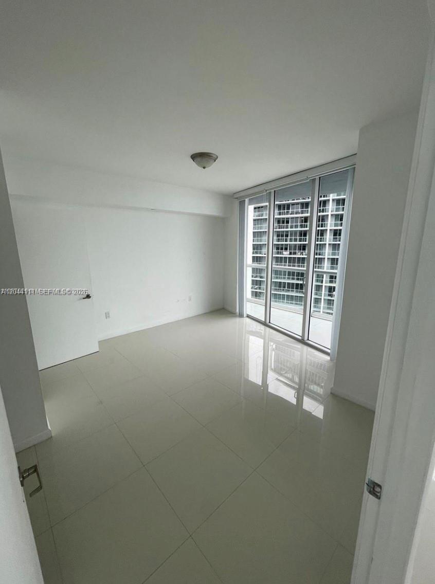 495 Brickell Avenue 4804 Property Photo 9
