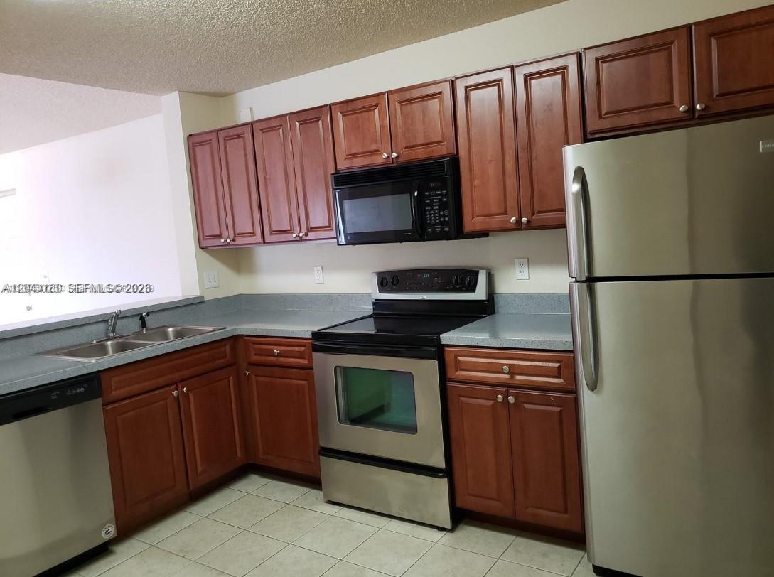 10105 W Sunrise Boulevard 303 Property Photo 7