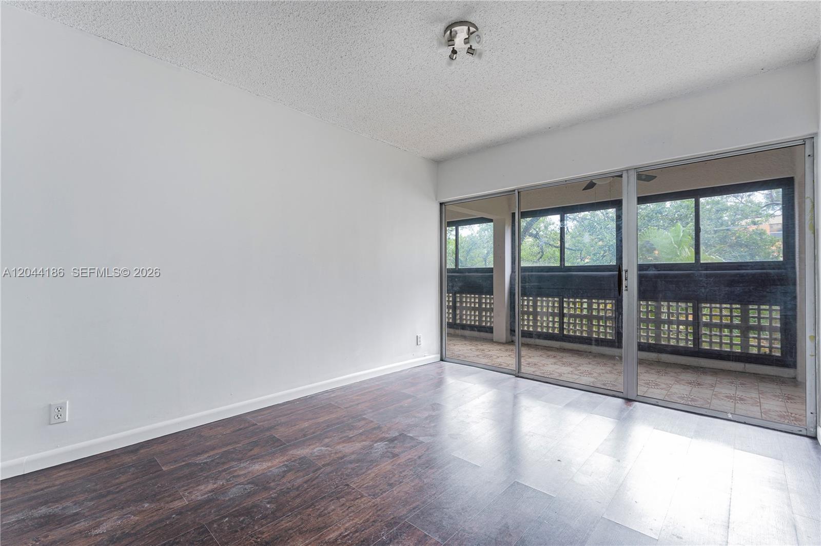 3301 Spanish Moss Terrace 406 Property Photo 9