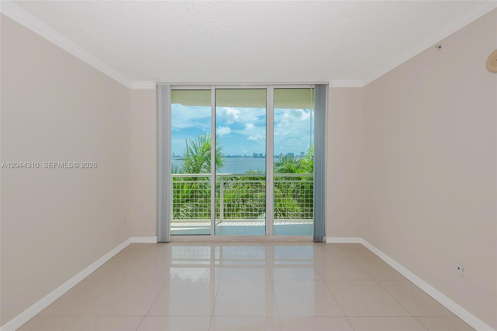 2000 N Bayshore Drive 516 Property Photo 6